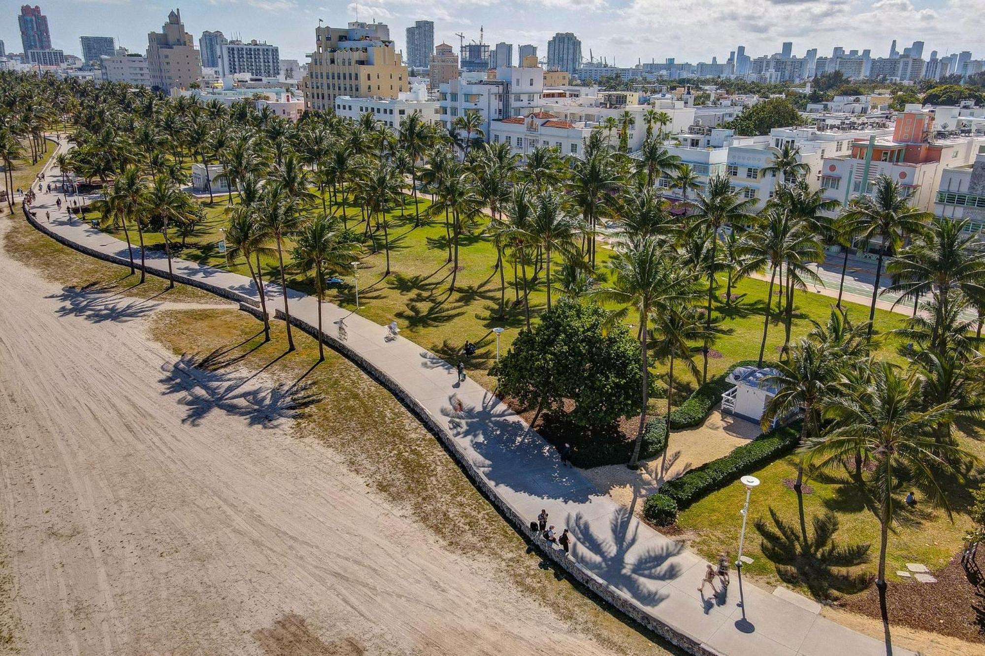 Steps 2 Beach, Ocean Drive Deco W/2 Queen Beds Apartamento *